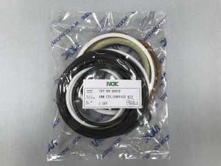 Рeмкoмплeкт  гц рукояти 7079958070 на Komatsu PC2207 NOK  в Москве