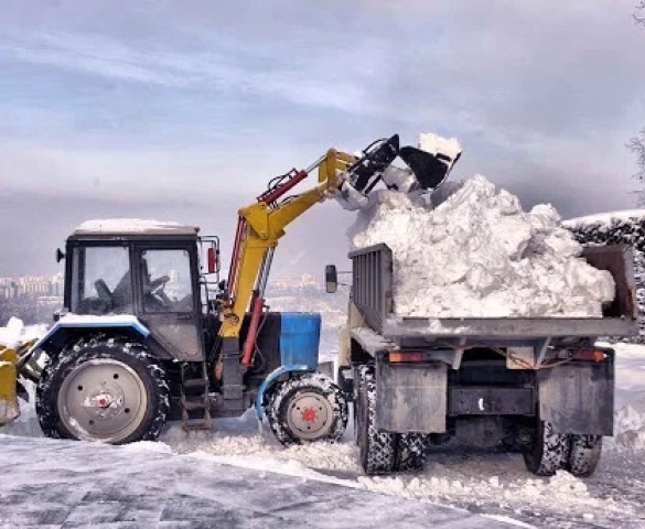 Уборка снега и вывоз снега.  в Москве